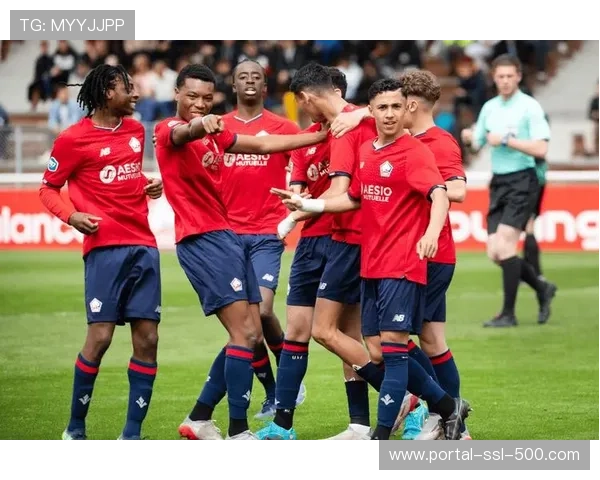 法甲本赛季呈现群雄缺陷特征,为朗斯逆袭创造时间窗口 法甲本赛季呈现群雄缺陷特征,为朗斯逆袭创造时间窗口