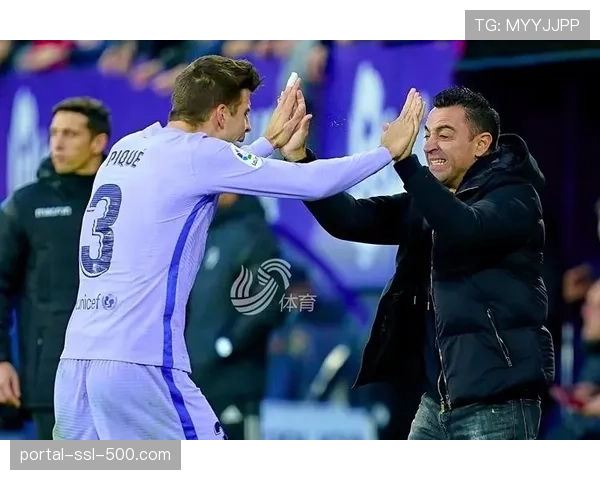 实时：奥萨苏纳前锋阿维拉冲撞门将，累计两张黄牌被罚下场